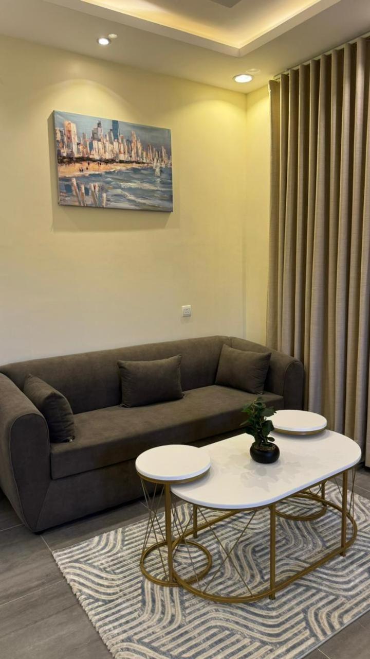 شقه صغيره بغرفتين نوم واطلالة حديقة Apartment *